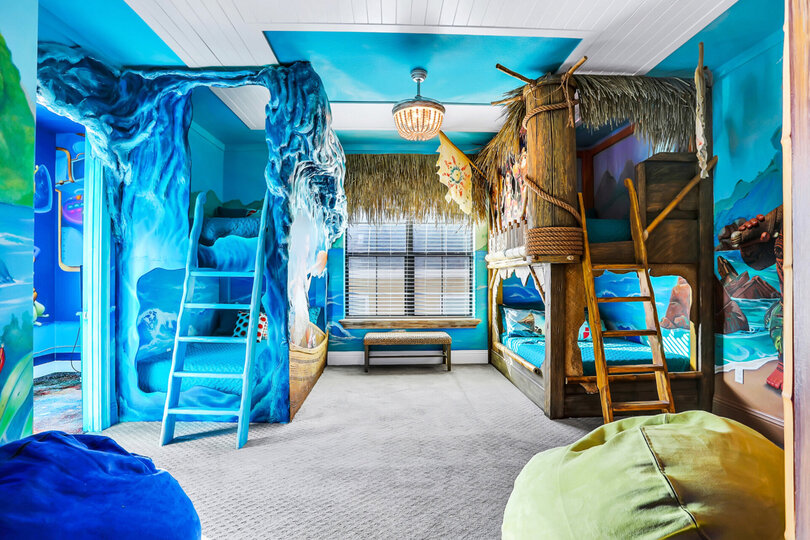 The little ones can sleep comfortably in their bedroom