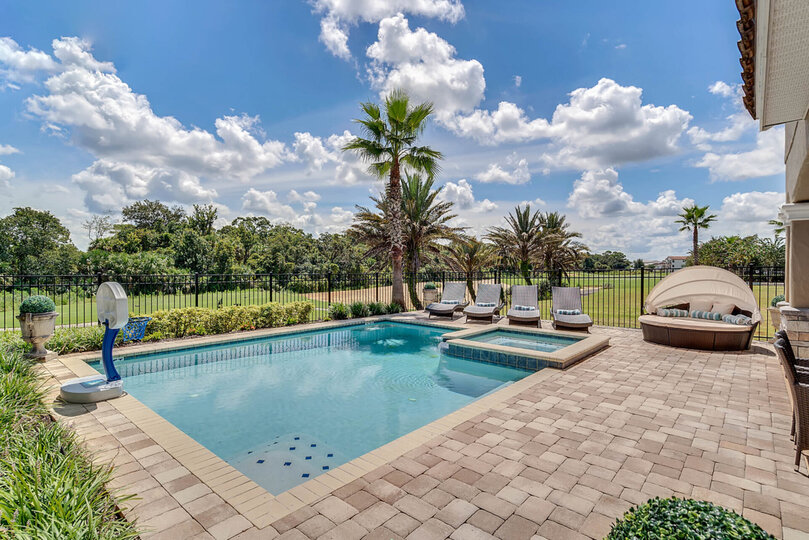 Relax by the pool in our comfortable pool seating and enjoy the amazing views