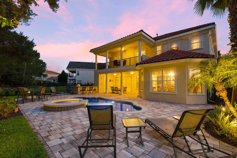 Book your stay at Reunion Views today!