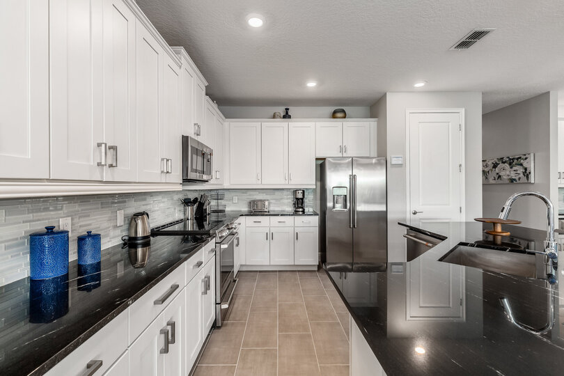 Awe the chef's of the family with this fully equipped kitchen