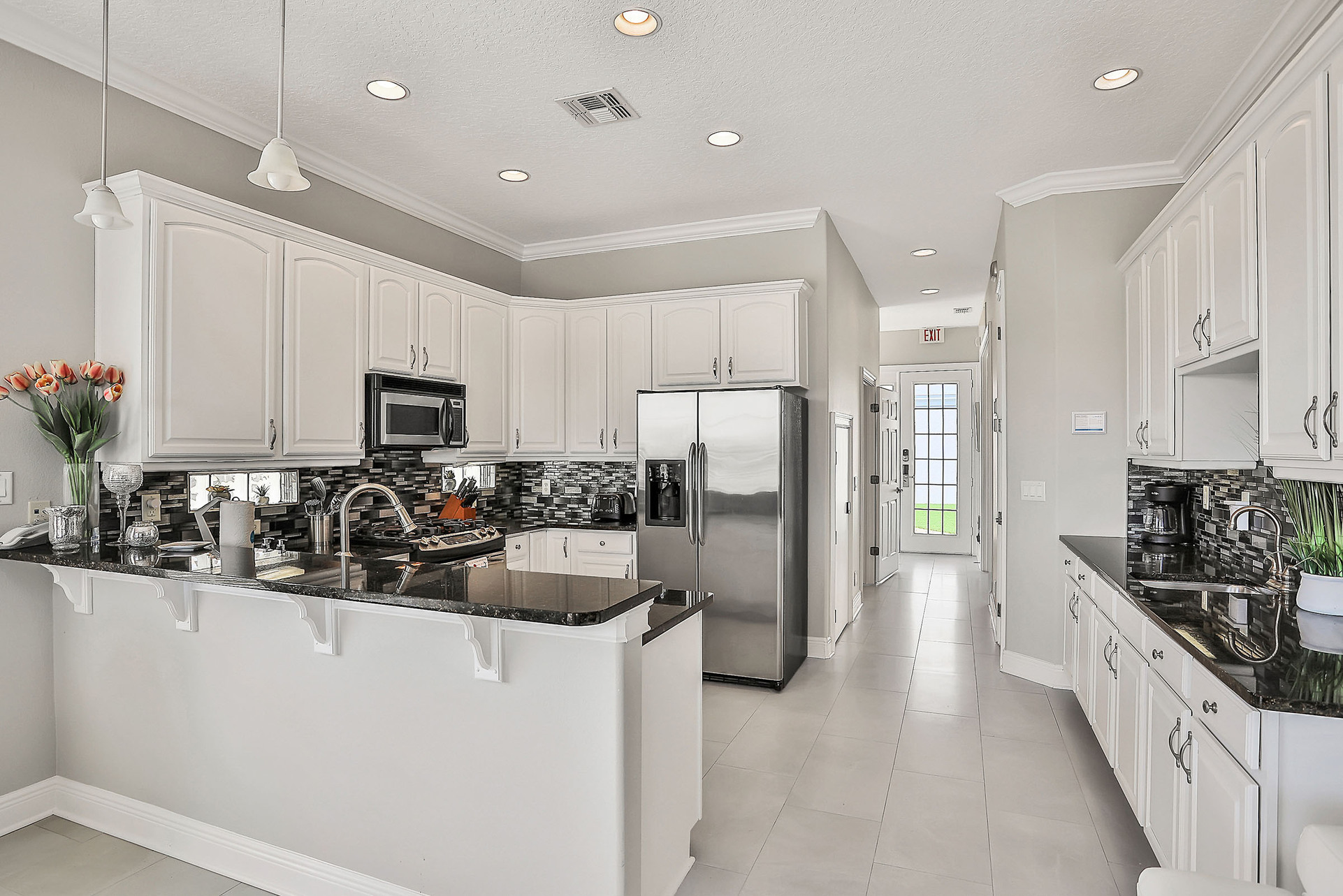 Everything you need to prepare a delicious meal can be found in your fully-equipped kitchen.