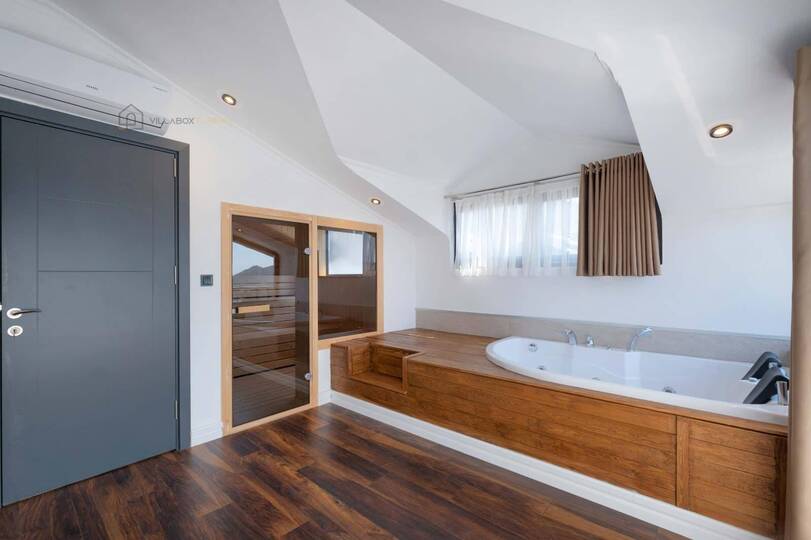 Your Own Space to Enjoy the Summer 1035