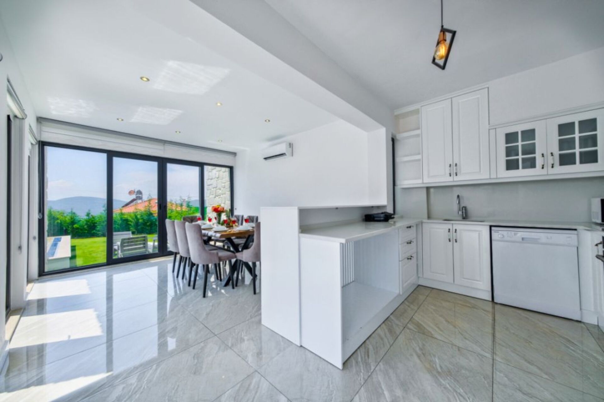 Your Villa for Slow, Easy Getaways 1049