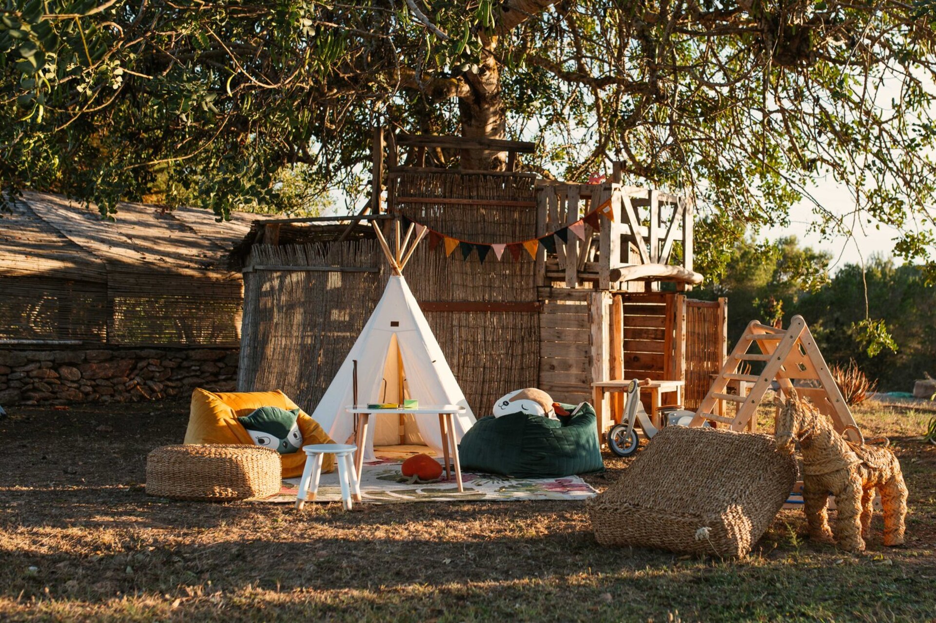 Brezčasno zasebno luksuzno zatočišče, vila na Ibizi 1049