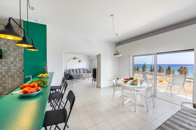 Sodoben apartma H2O v bližini plaže Ayia Triada