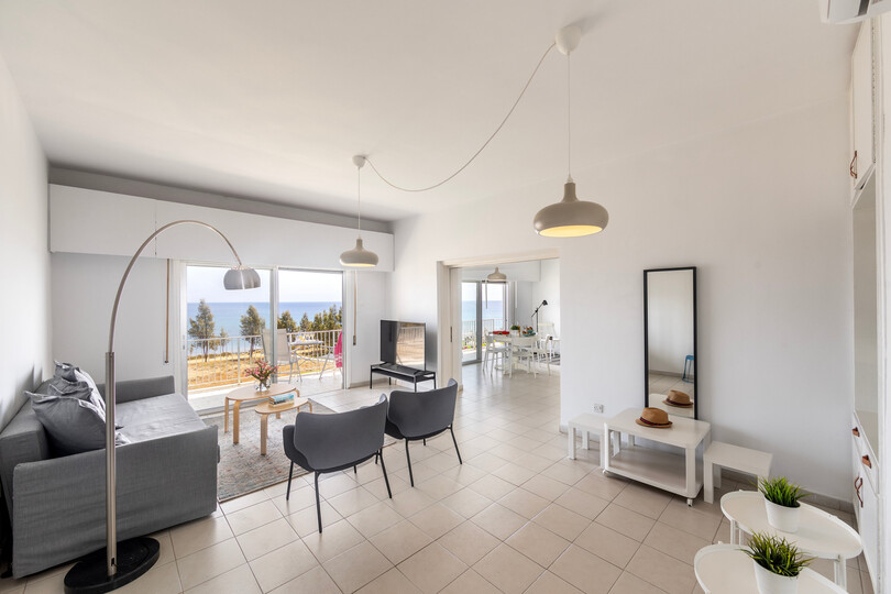 Sodoben apartma H2O v bližini plaže Ayia Triada