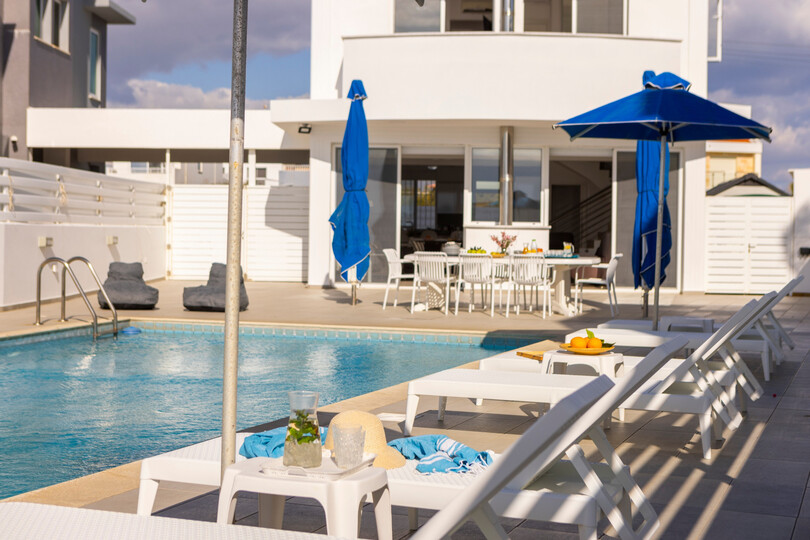 Perivolia Paradise: Vila s 4 spalnicami naprodaj, 1403