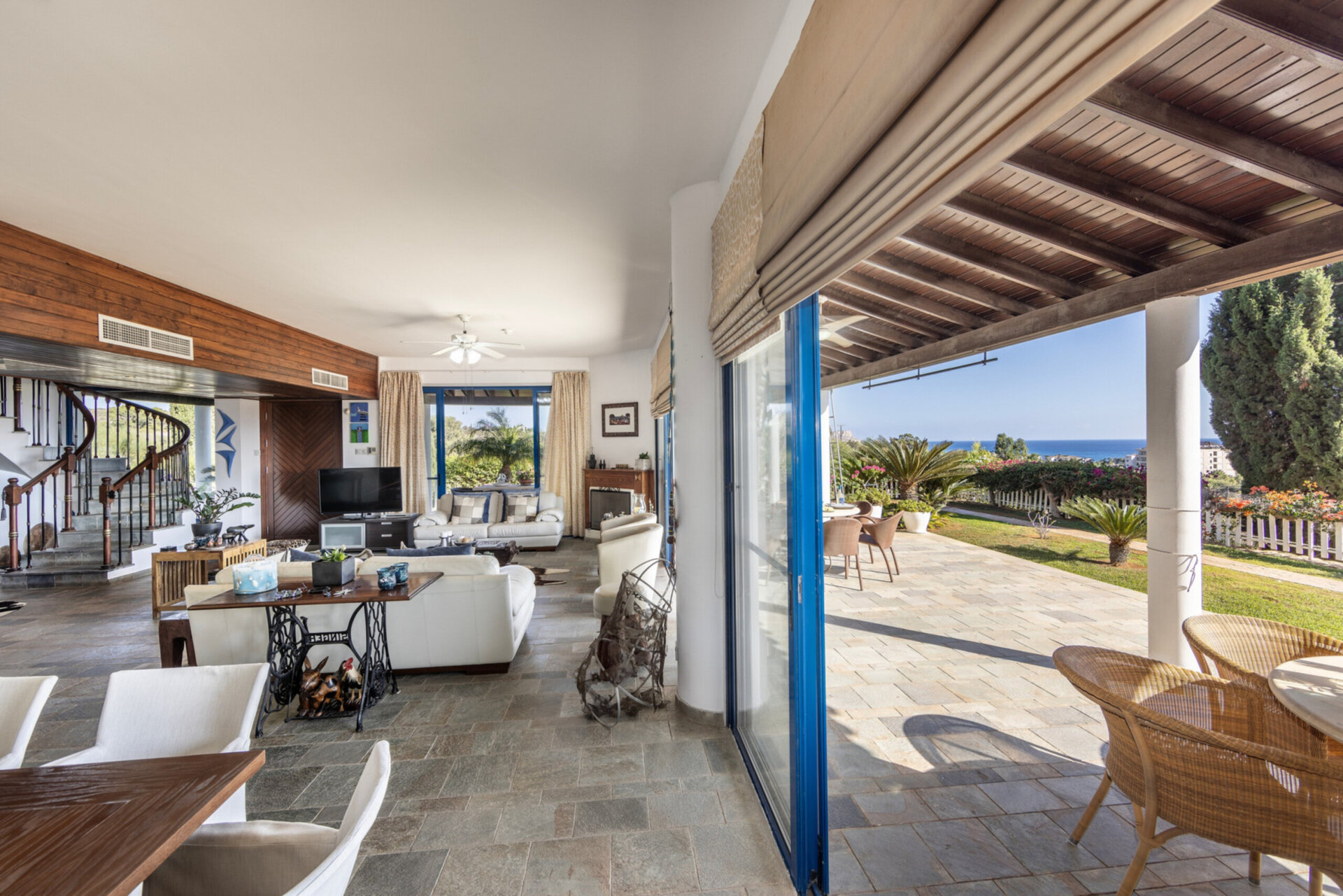 Moderna vila s 4 spalnicami Oasis v Ayia Napi, 1396