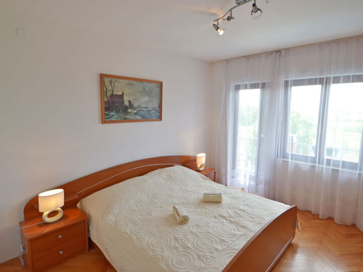 Prostorna dvonadstropna vila z zasebnim bazenom in terasami blizu Biograda na Moru - Villa 1001