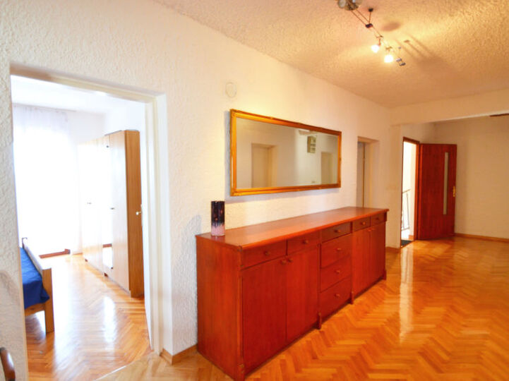Prostorna dvonadstropna vila z zasebnim bazenom in terasami blizu Biograda na Moru - Villa 1001