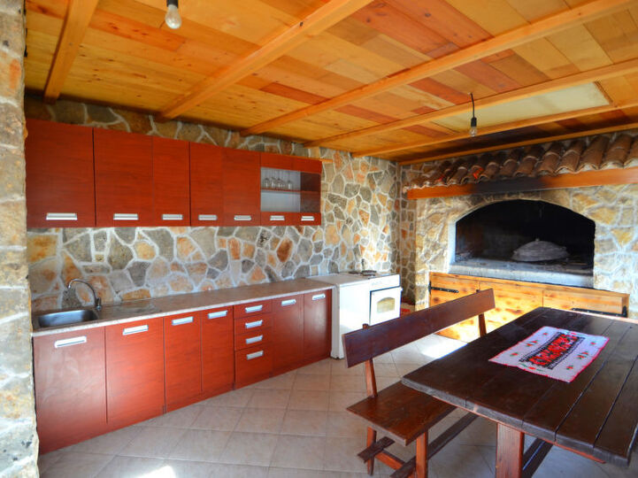 Prostorna dvonadstropna vila z zasebnim bazenom in terasami blizu Biograda na Moru - Villa 1001
