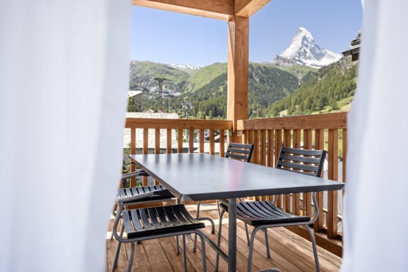 S soncem obsijano svetišče pod Matterhornom 1013, Zermatt, Switzerland