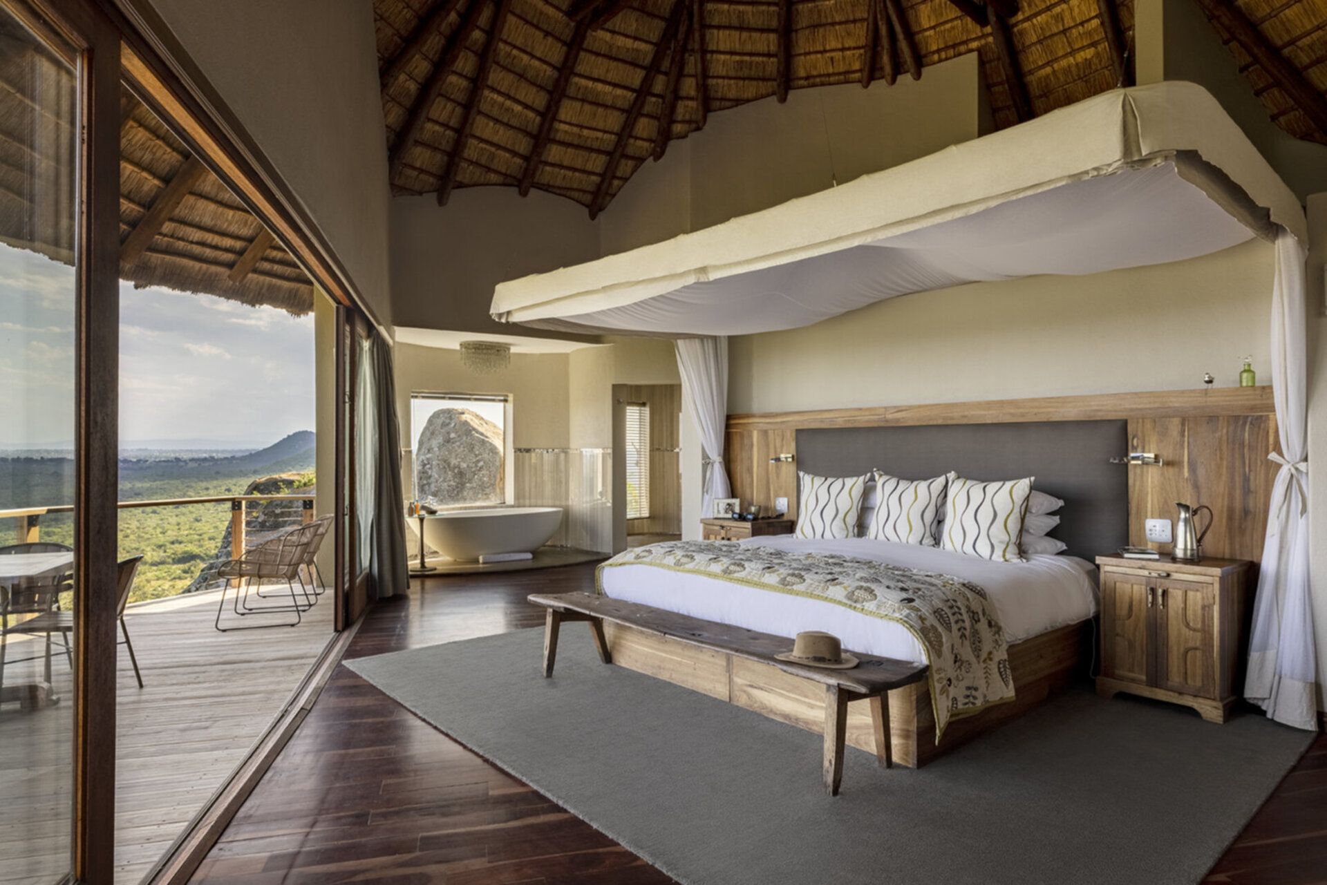 Ulusaba_Cliff 1030
