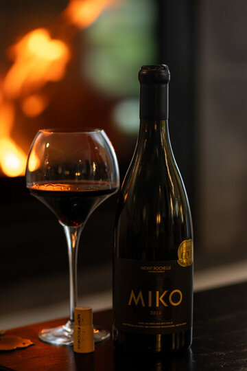 Elegant Merlot Room with Captivating Panoramas 1038