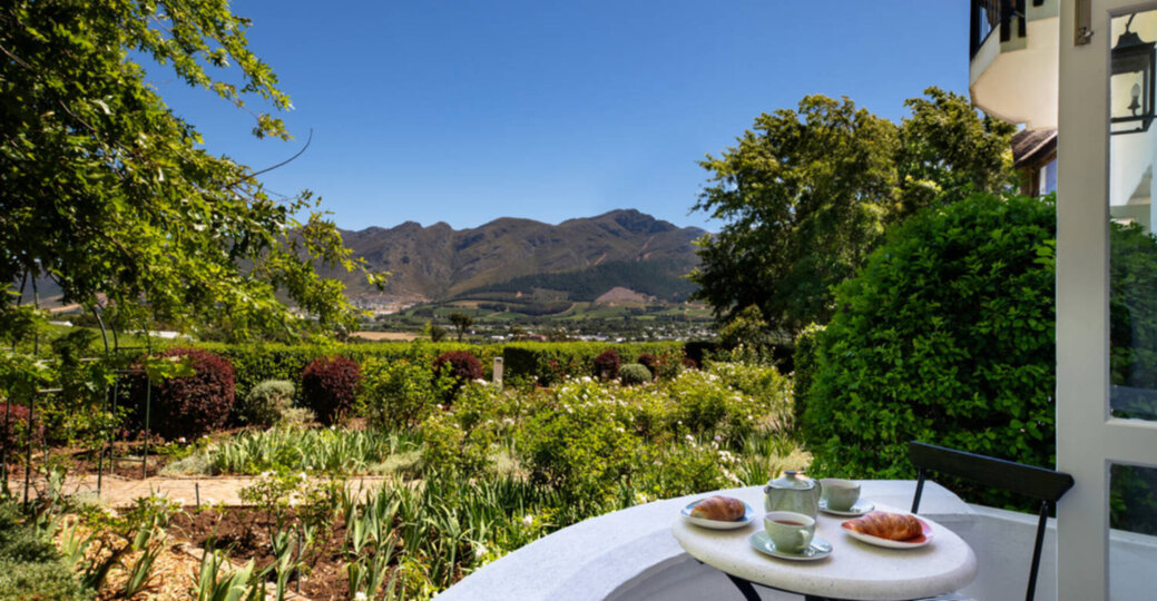 Elegant Pinotage Suites with Vineyard Mountain and Garden Views 1040
