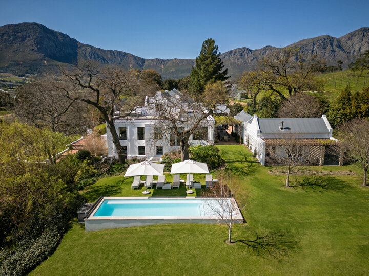 Chardonnay Room 1 with Manor Views 1044