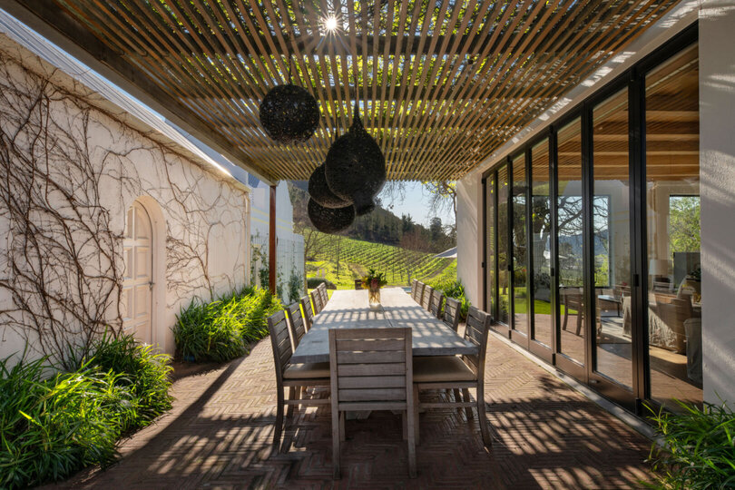 Viognier Room 1063