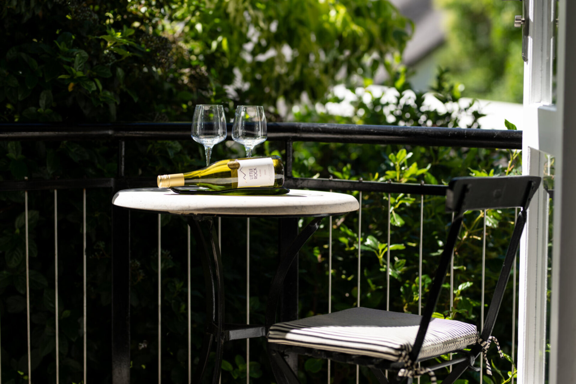 Viognier Room 1063