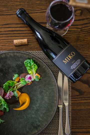 Viognier Room 1063