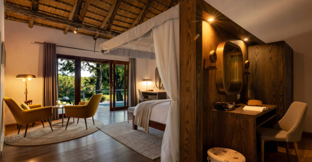 Plunge Pool & Outdoor Dining 1058