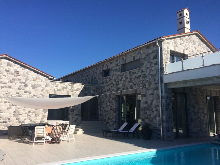 Vaš luksuzni oddih na popolni lokaciji – Sežana Villa 1003