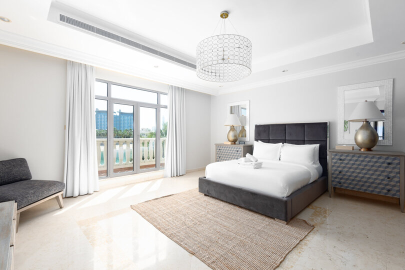 5 Star Villa Dynasty – A Palatial Coastal Retreat