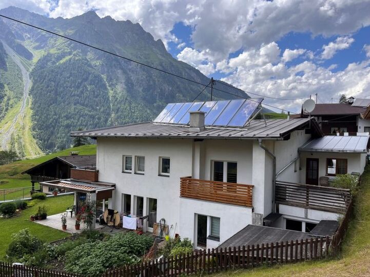 Elegantna alpska vila z brezplačnim dostopom do smučarskega avtobusa, Tirolsko stanovanje 1005, Huben, Austria