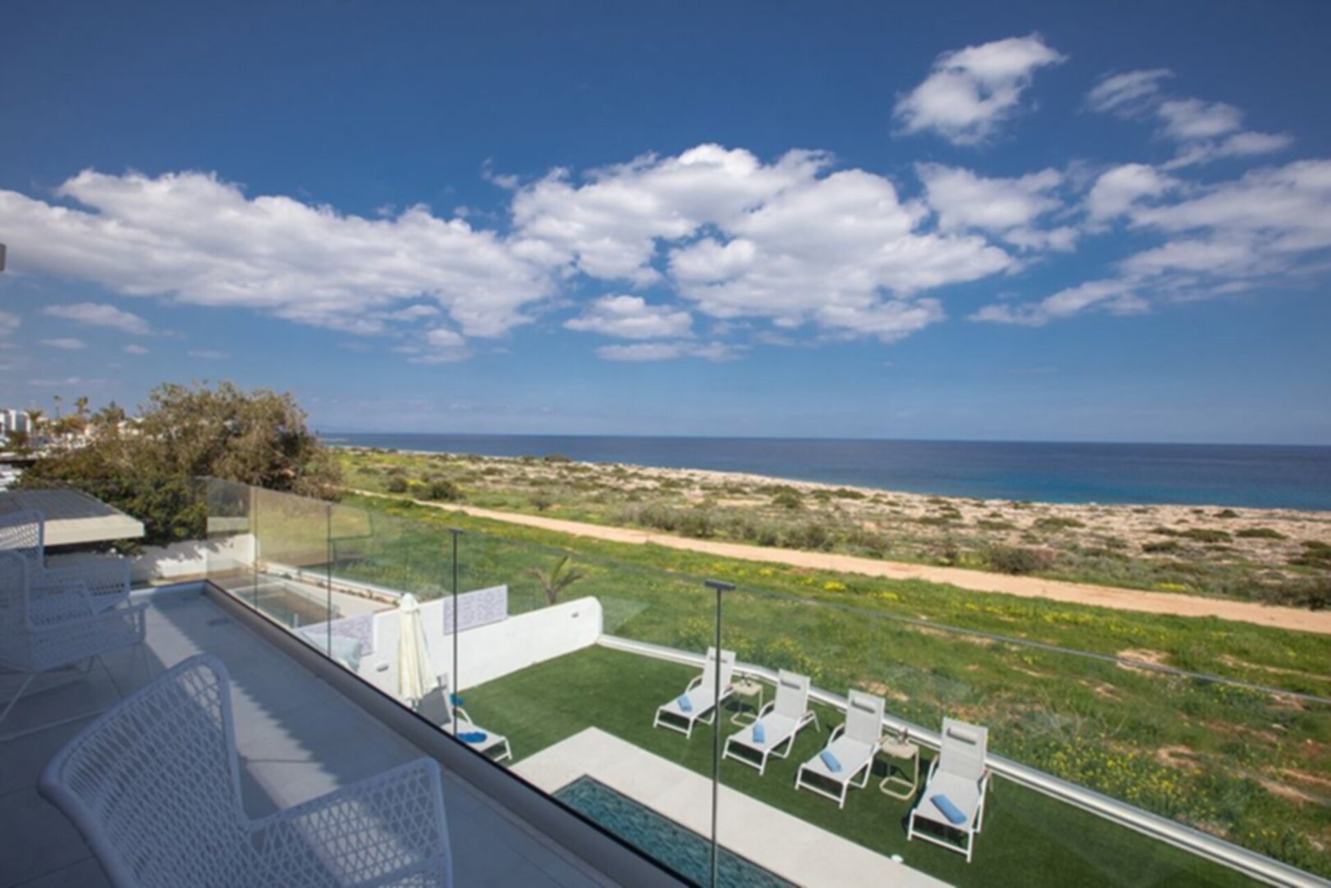 Sodobna vila z jacuzzijem in prostorom za žar, Protaras Villa 1027
