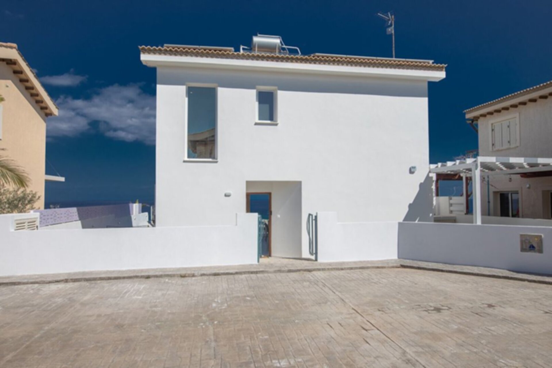 Sodobna vila z jacuzzijem in prostorom za žar, Protaras Villa 1027