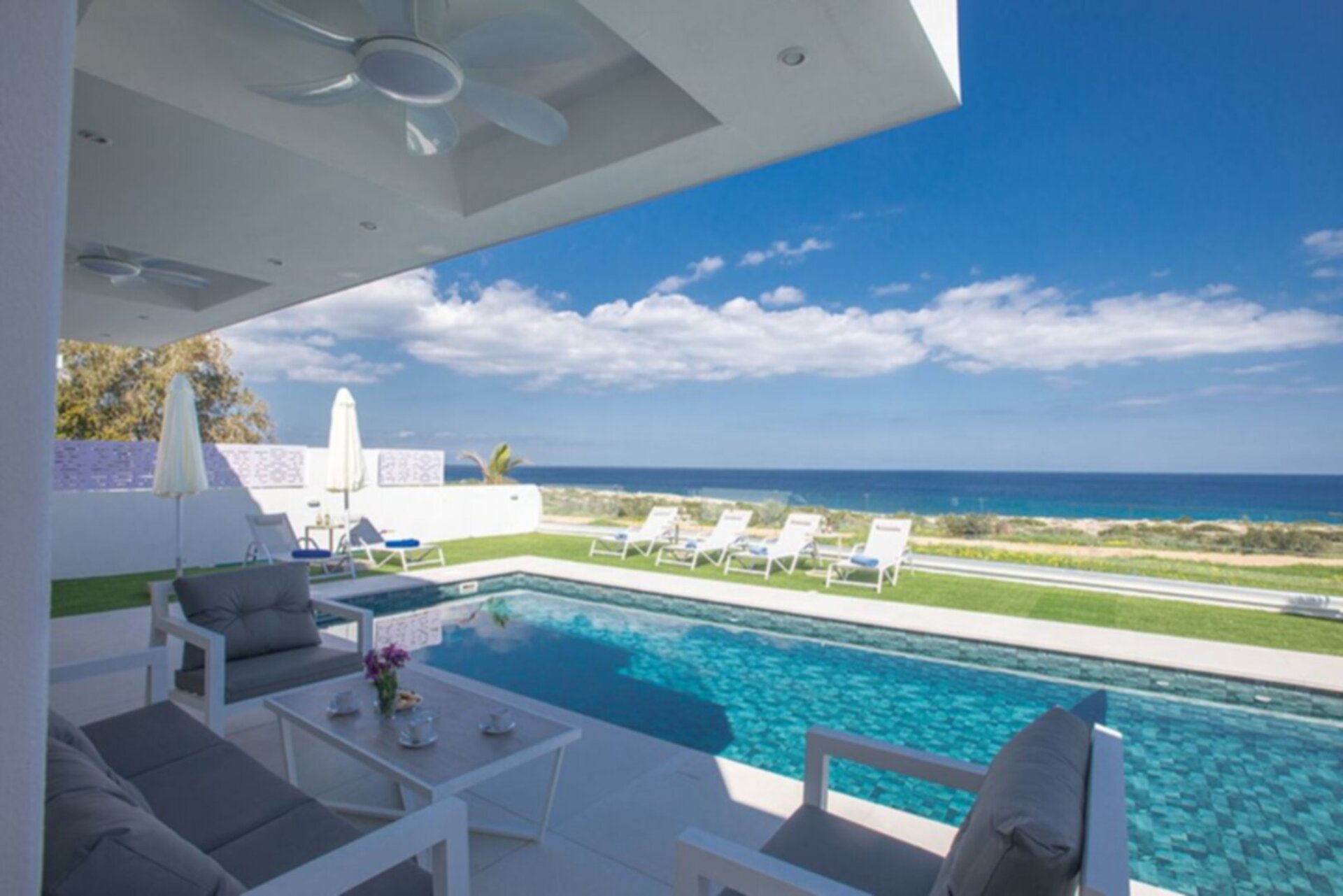 Sodobna vila z jacuzzijem in prostorom za žar, Protaras Villa 1027