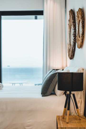 Luxury by the Shore | Villa 1040