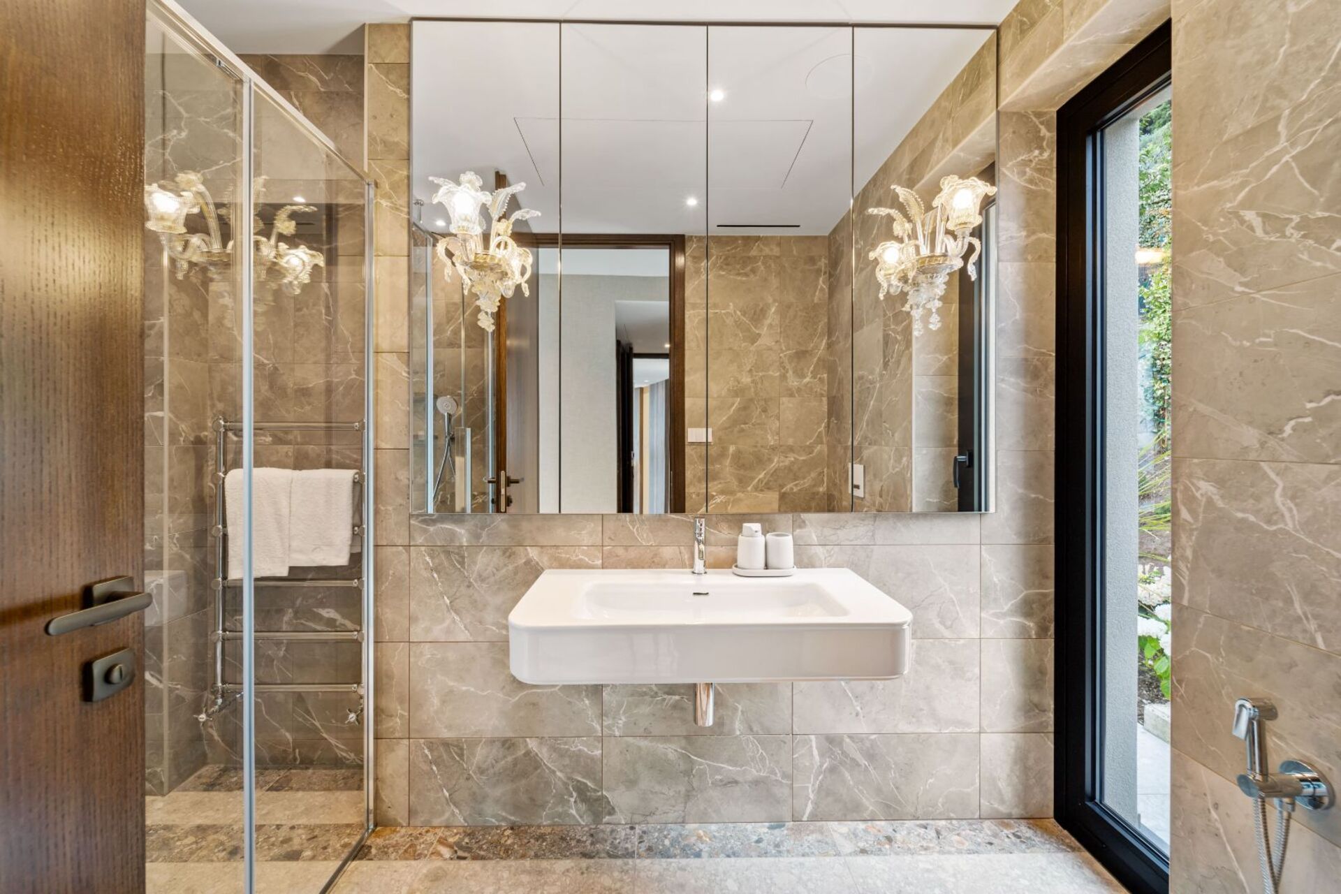 Luxurious 4 Bedroom Villa with Stunning Views in Lombardy