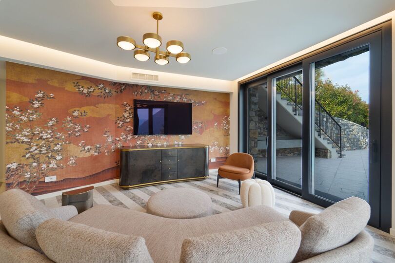 Luxurious 4 Bedroom Villa with Stunning Views in Lombardy