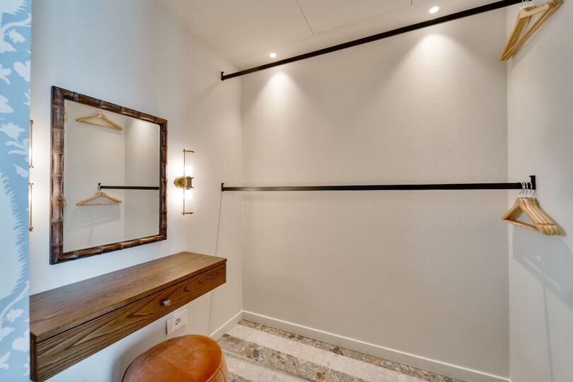 Luxurious 4 Bedroom Villa with Stunning Views in Lombardy