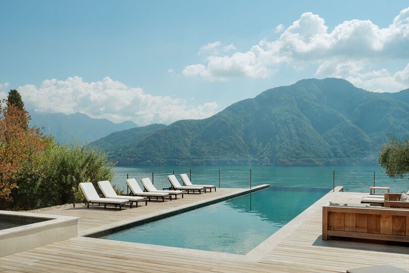Luxurious Sanctuary Overlooking Lake Como