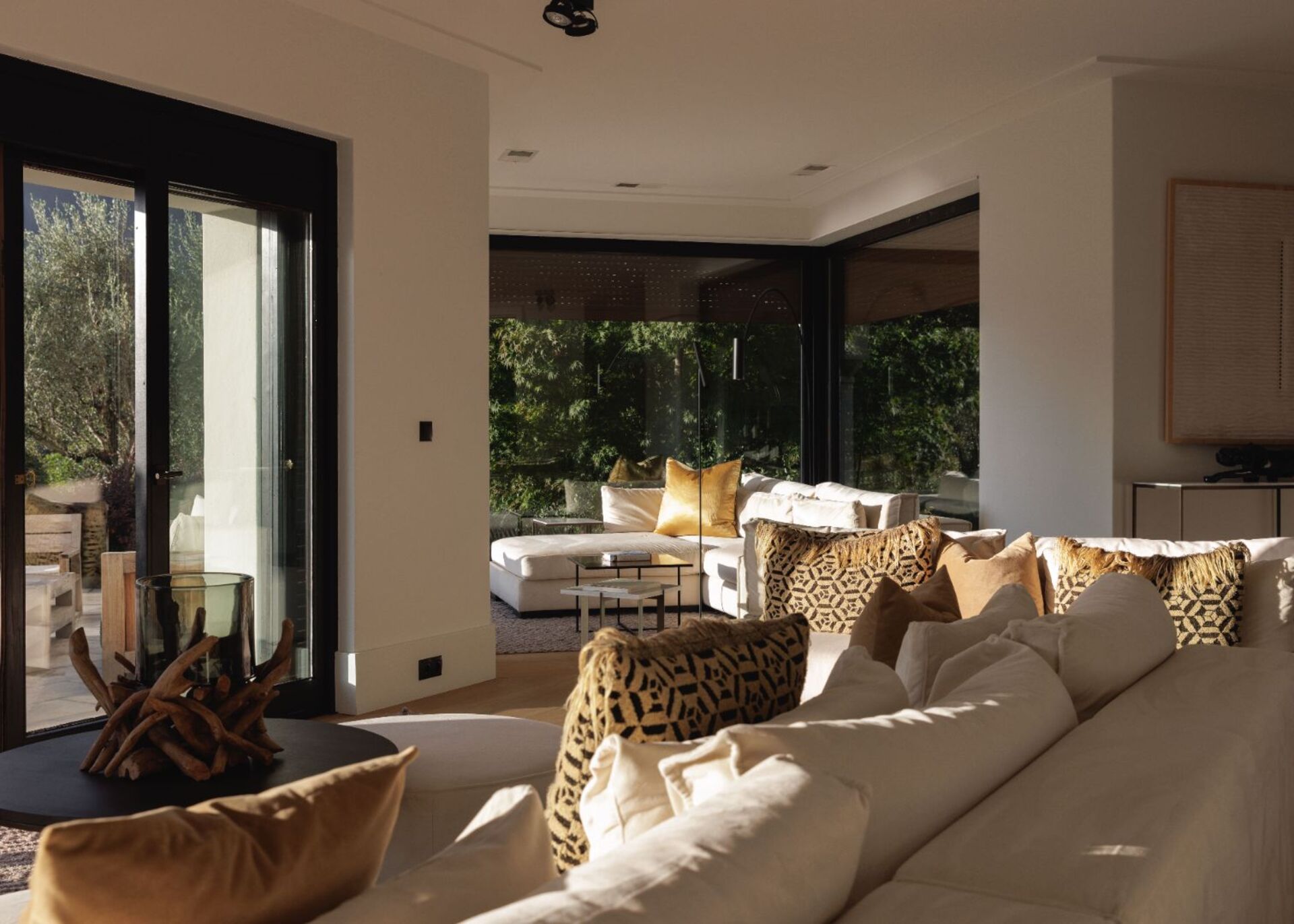 Luxurious Sanctuary Overlooking Lake Como
