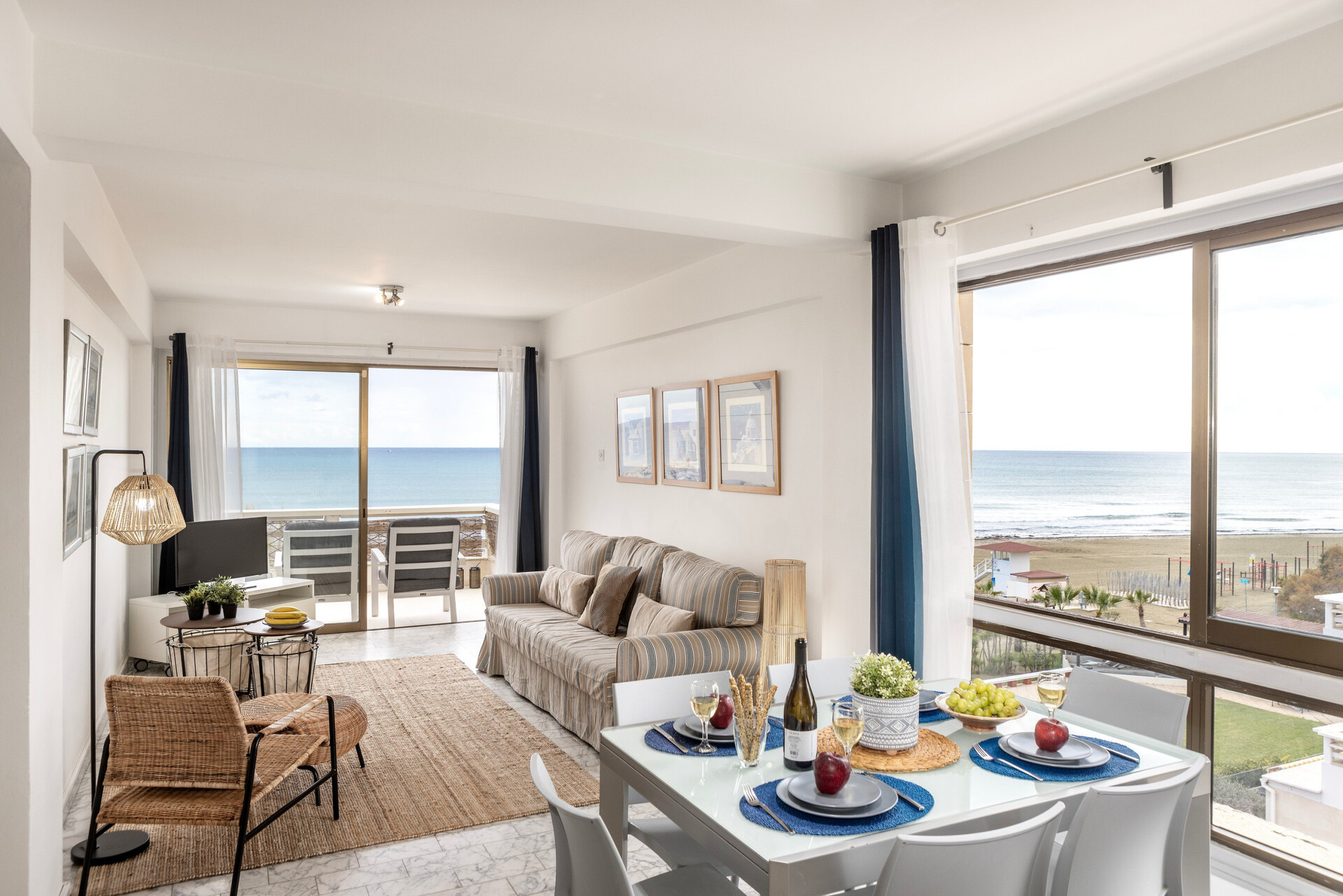 5 Star Mackenzie Beachfront Suite – Luxury Living by the Sea