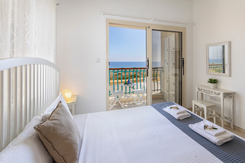5 Star Villa Artisan Seafront Escape - Panoramic Coastal Retreat