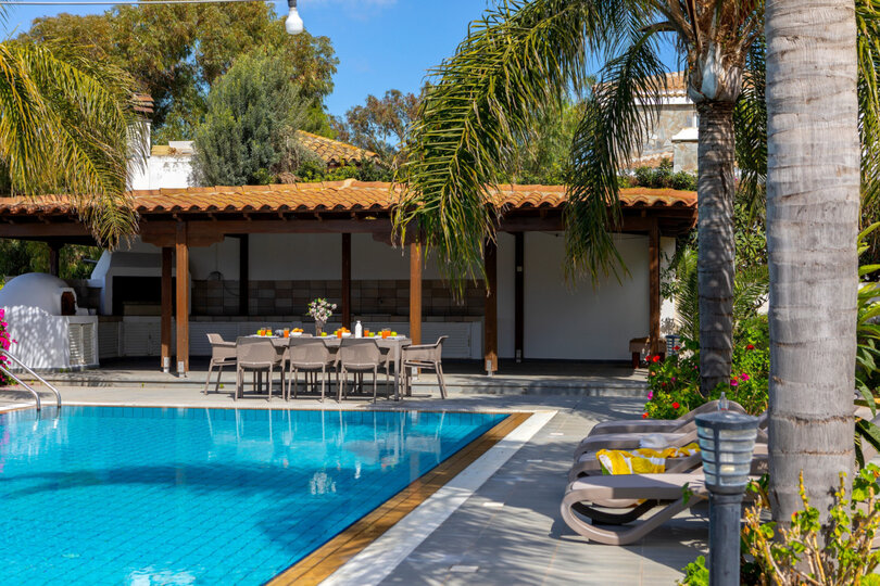 5 Star Villa Cape Greco Palm Oasis - Private Garden Retreat