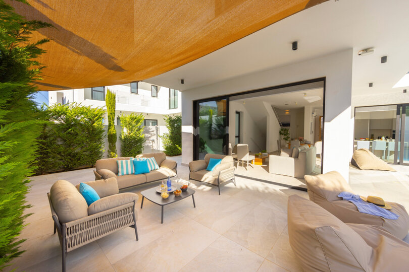 5 Star Villa Periyiali Seaside Haven - Cliffside Coastal Retreat