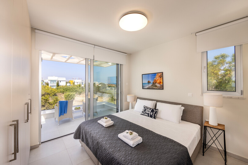 5 Star Villa Leomi Seaside - Coastal View Retreat.