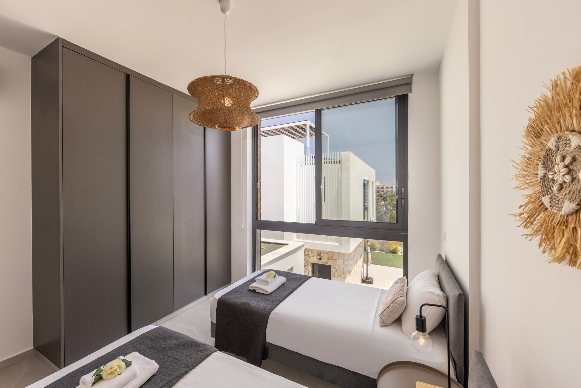 5 Star Villa Aqua Pearl - Contemporary Coastal Escape