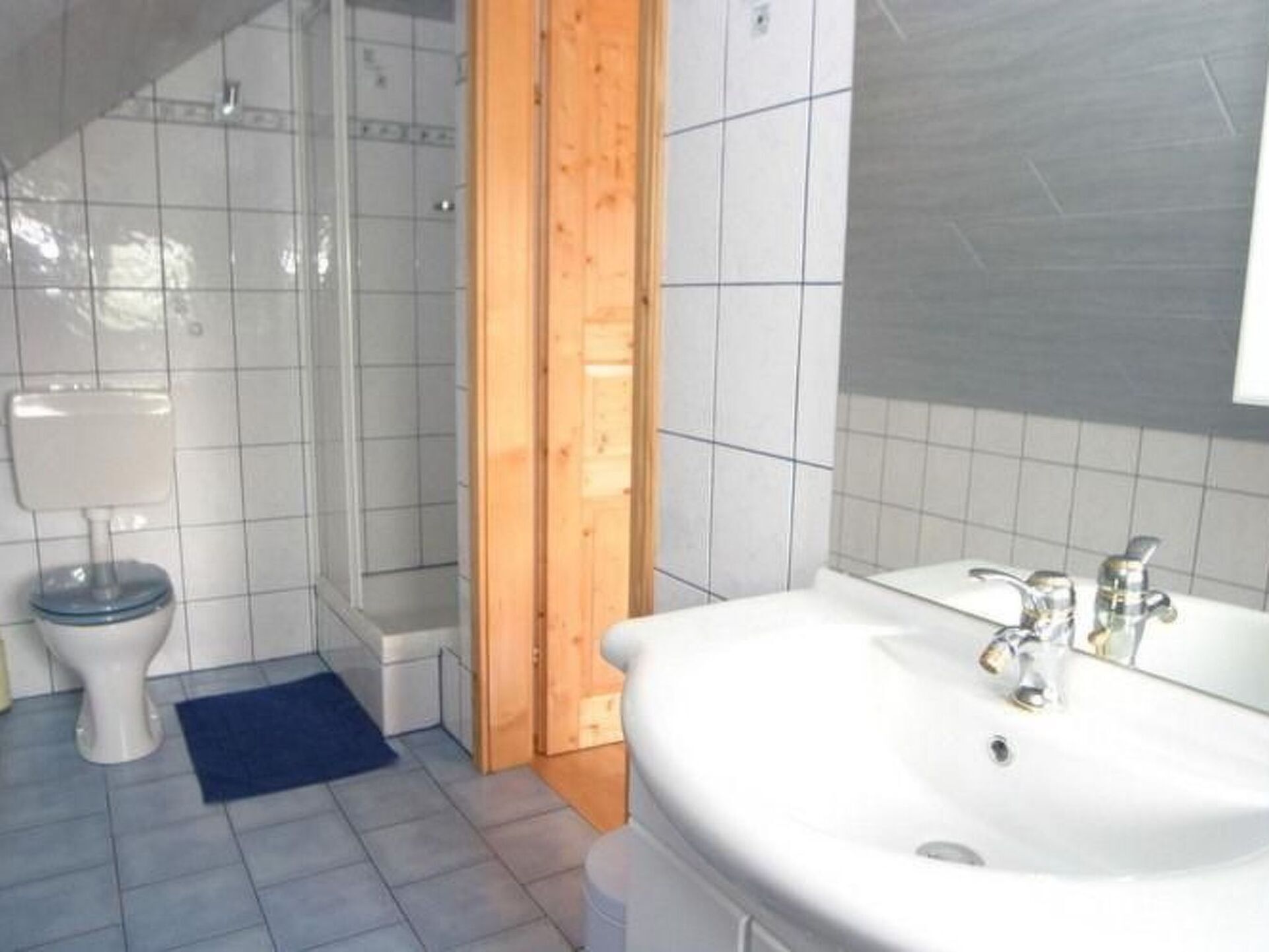 Charming 3-Bed Apartment in Deutschlandsberg, Sleeps 6, 1118