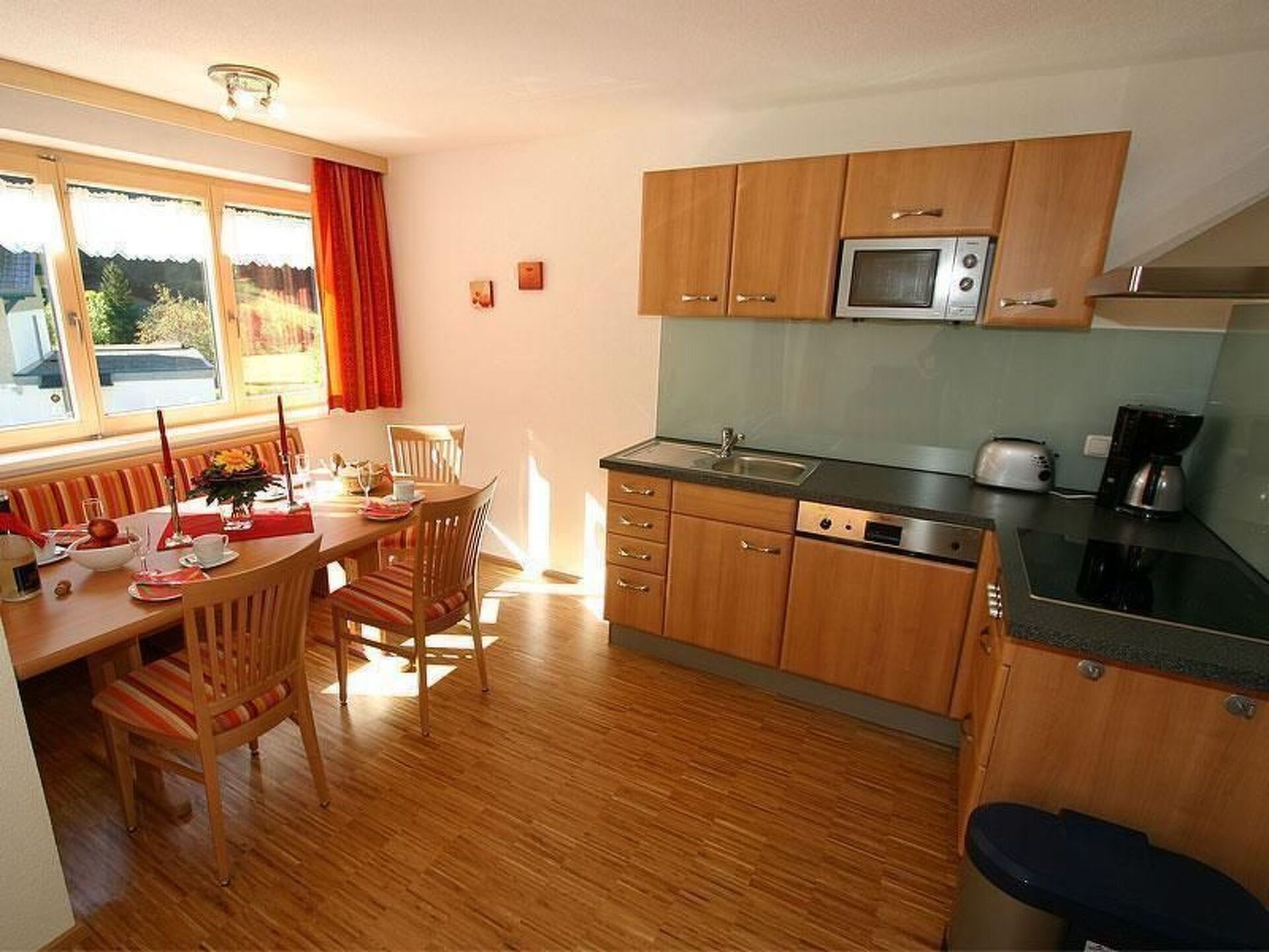 Spacious 2-Bed Apartment in Bregenz, Sleeps 4, 1028