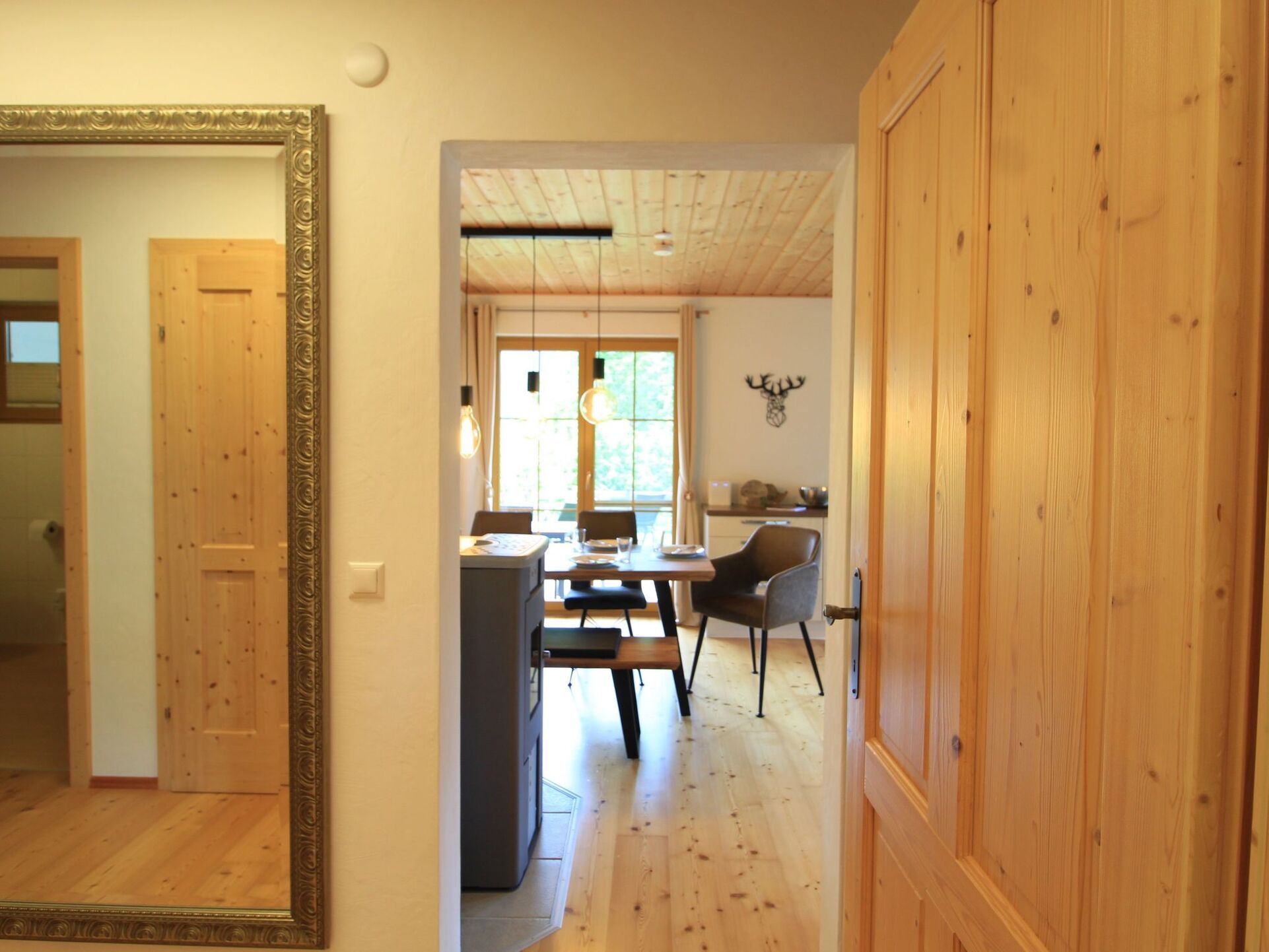 2-Bed Apartment in Spittal an der Drau, Sleeps 5, 1100