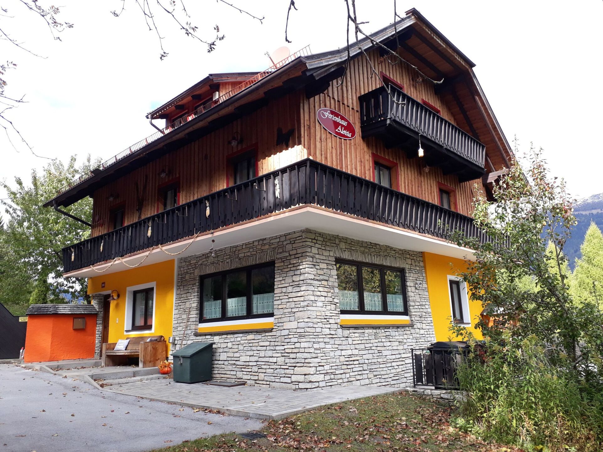 6-Bed Apartment in Tamsweg, Sleeps 14, 1120