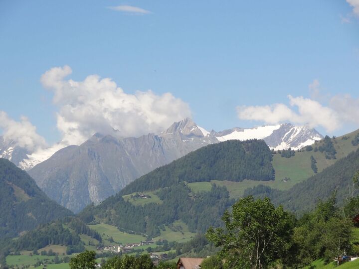 Delightful 1-Bed Apartment in Lienz, Sleeps 2, 1151