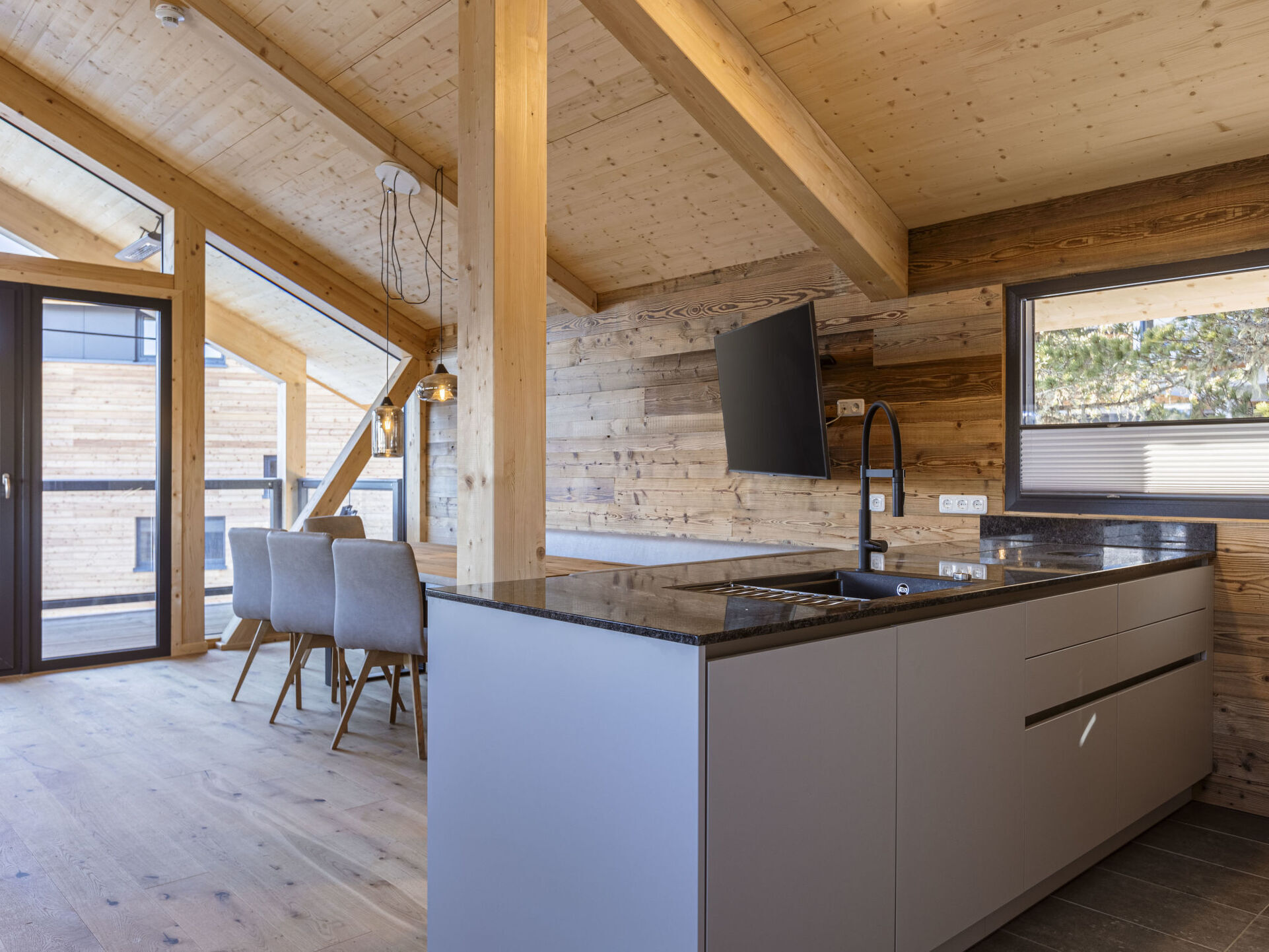 Kitchen / Dining Room