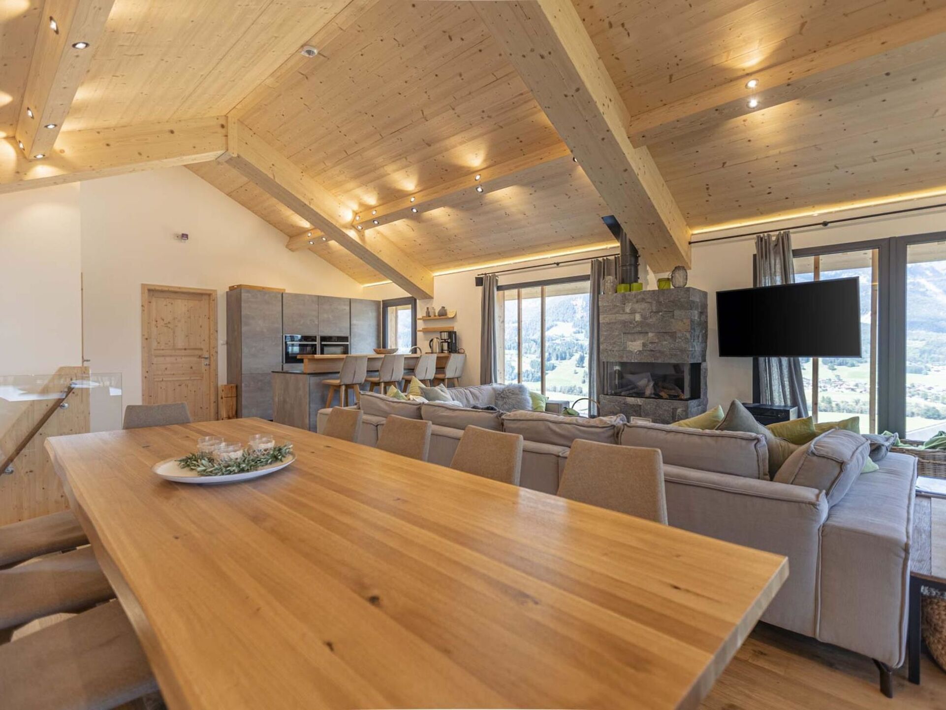 Kitchen / Dining Room