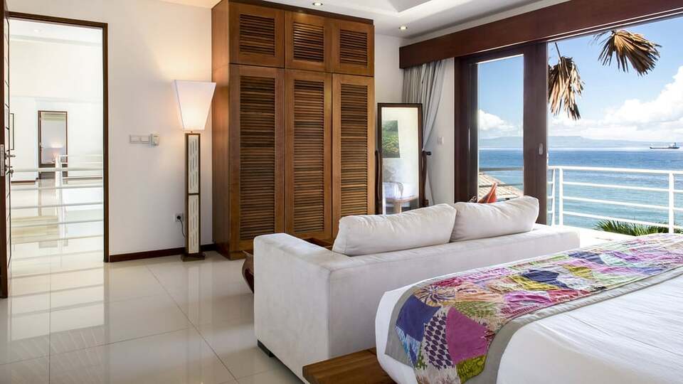 5 Star Villa Lulla – A Luxurious Beachfront Escape in Bali